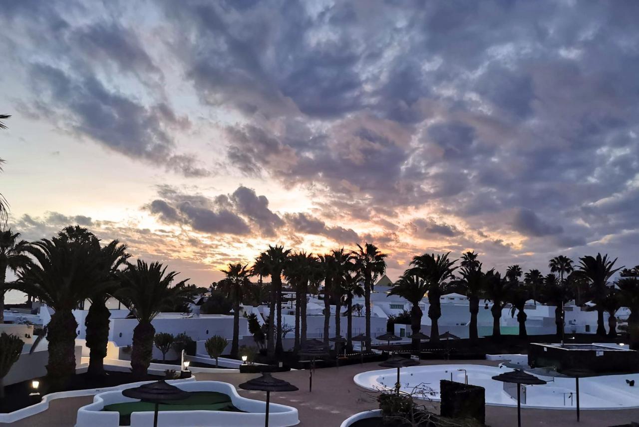 Calypso, Apartamento Completo Con Vistas Al Mar Y A La Piscina En Costa Teguise Dış mekan fotoğraf